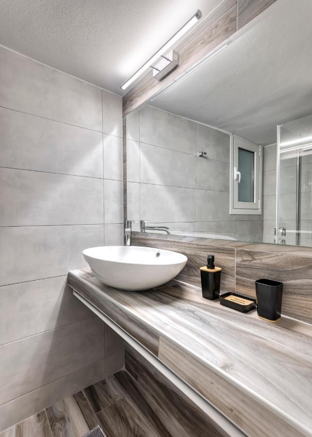 Brand New Apartment In The Heart Of The City أثينا المظهر الخارجي الصورة